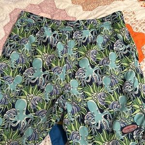 Men’s size Small Vineyard Vine swim trunk